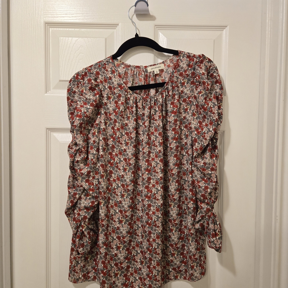 Max Studio Red and White Floral Blouse - Picture 2 of 8